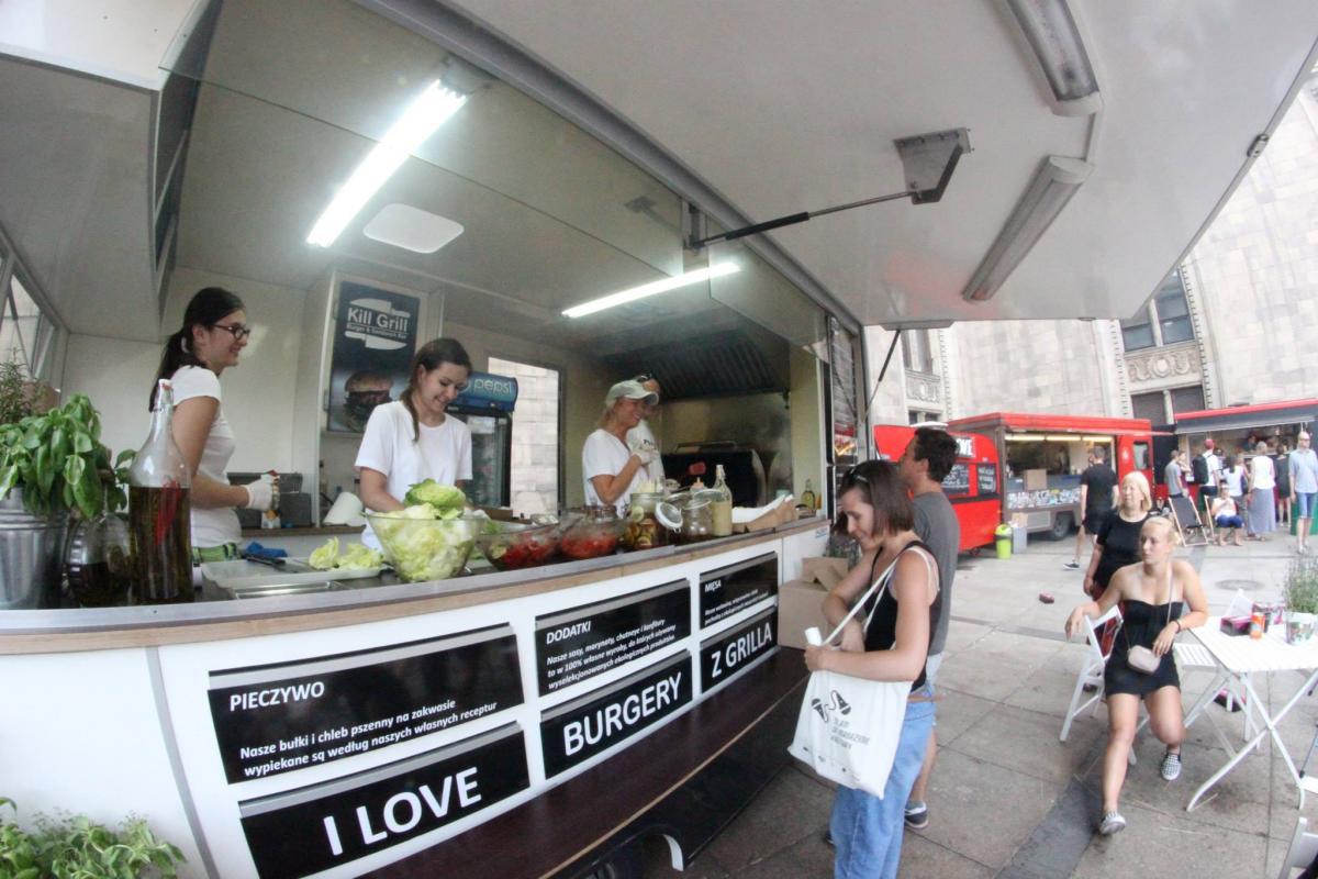 ŻARCIE NA KÓŁKACH: POŻEGNANIE SEZONU FOODTRUCKOWEGO.