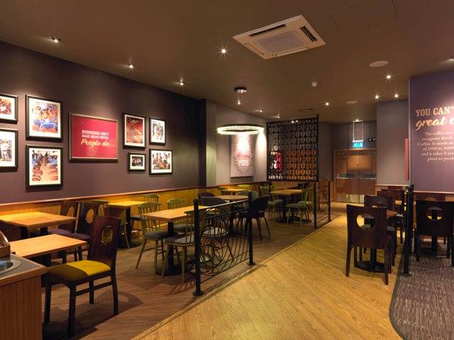 117. kawiarnia COSTA COFFEE z nowym unikalnym designem